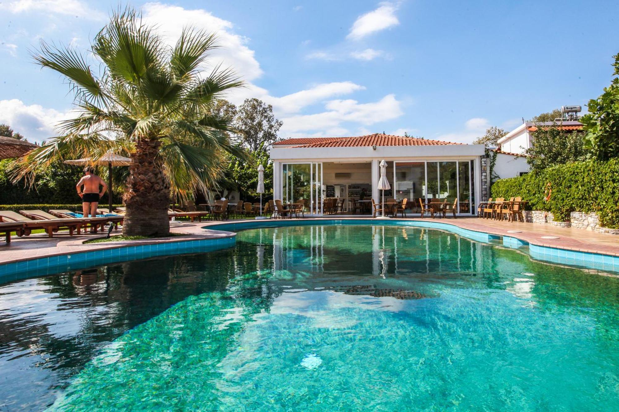 Ostria Aparthotel Agia Paraskevi  Exterior photo