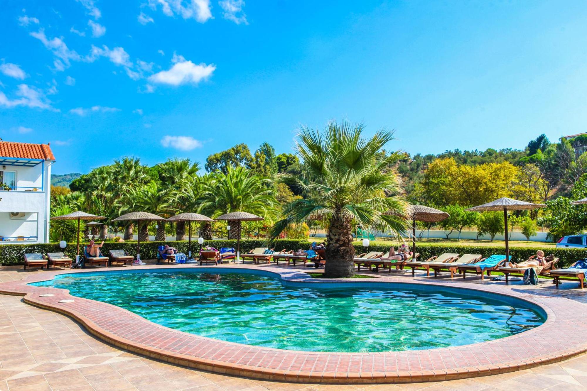 Ostria Aparthotel Agia Paraskevi  Exterior photo